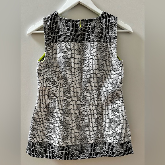 Banana Republic structured top, size 0. - Picture 2 of 7